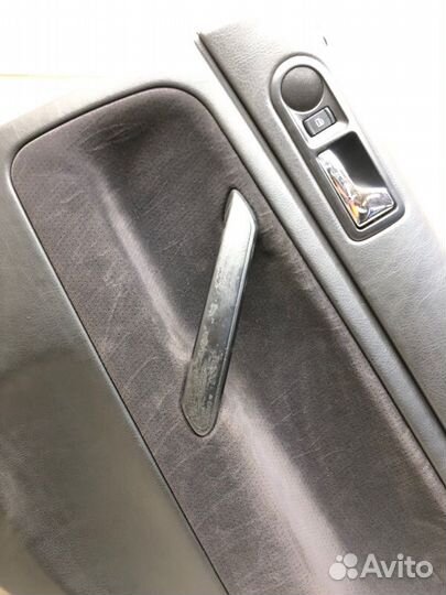 Обшивка двери задняя правая Volkswagen Passat B5