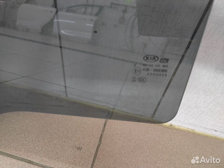 Стекло заднее левое Kia Sorento Prime 3