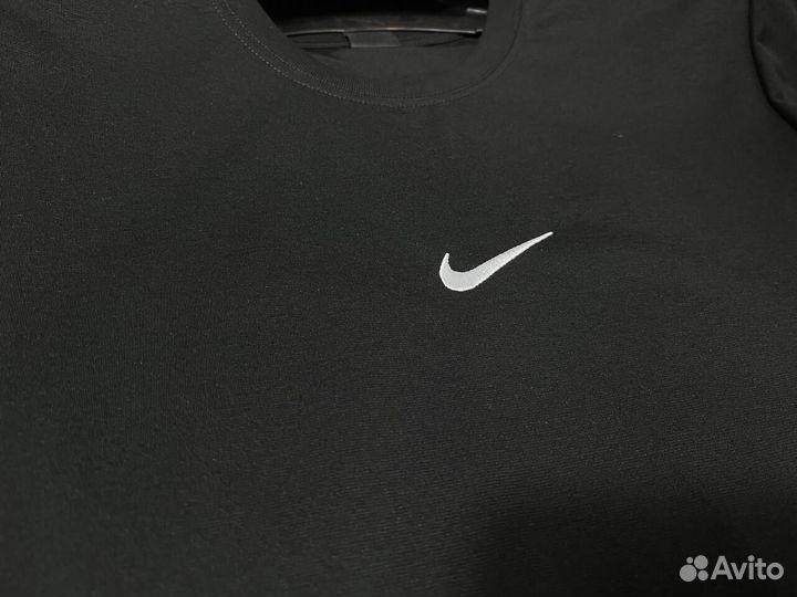 Футболки Nike