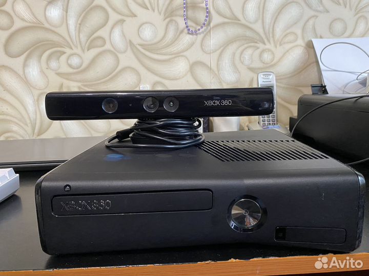 Консоль Microsoft Xbox 360 slim 250GB + Kinect