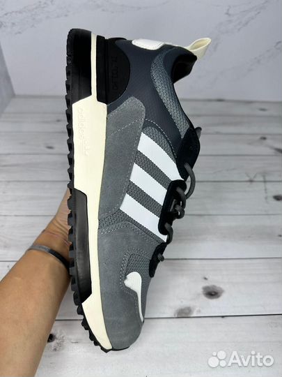 Adidas ZX 700 HD