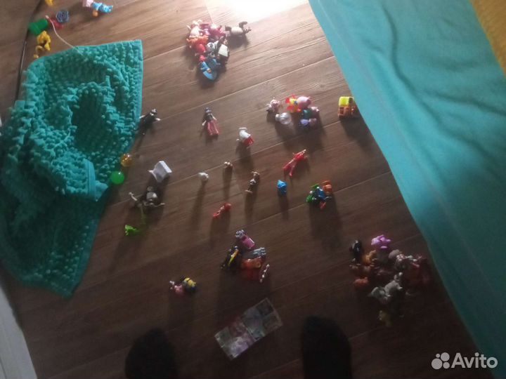 Продам игрушки из киндера