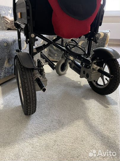 Электрическая инвалидная коляска