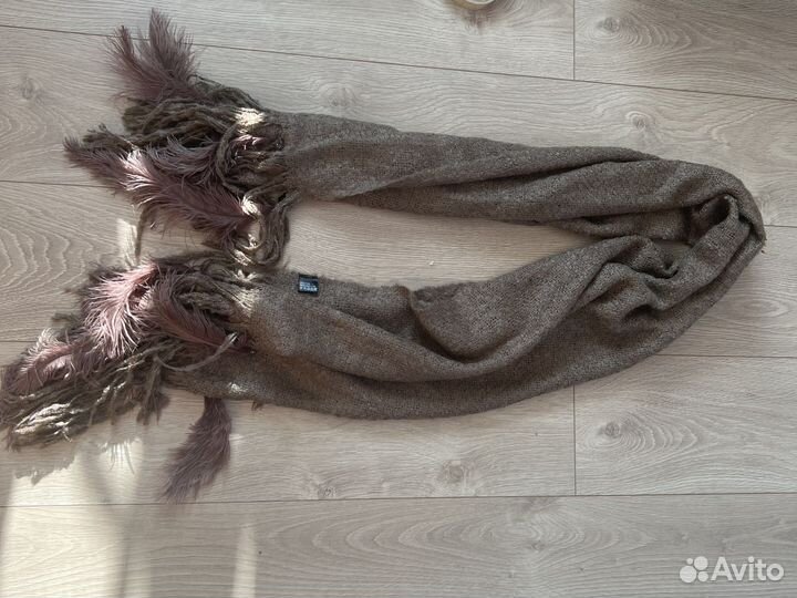 Шерстяной шарф, шаль,со страусиными перьями
