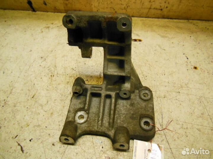 Кронштейн кондиционера Ford Scorpio