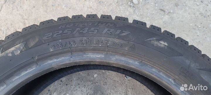 Pirelli Ice Zero 225/45 R17 94T