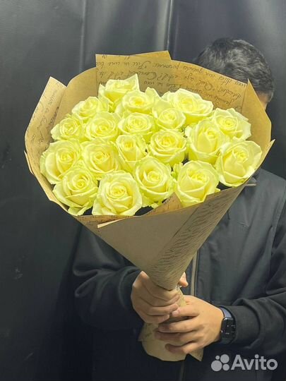 Белая роза 19 шт