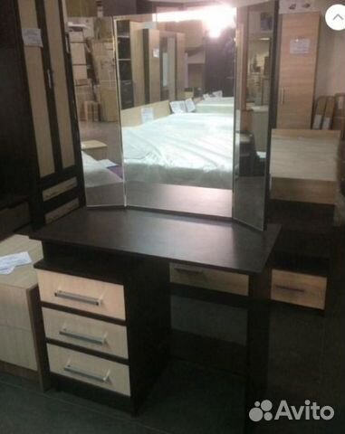 Туалетный столик