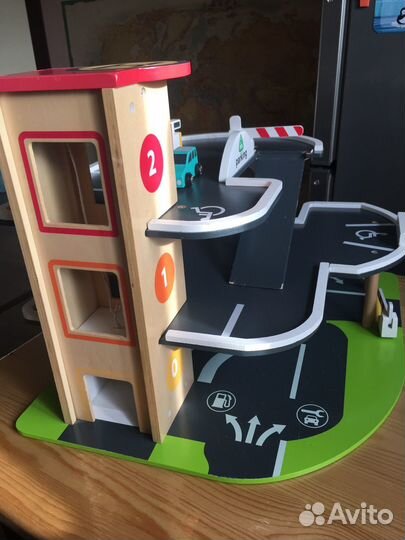 Парковка для машинок с лифтом els