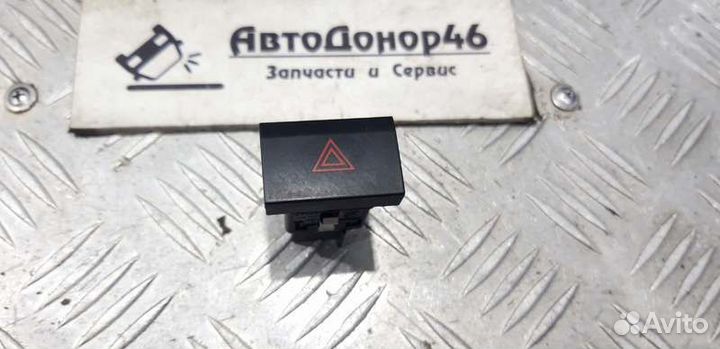 Кнопка аварийной сигнализации Volkswagen Polo RUS