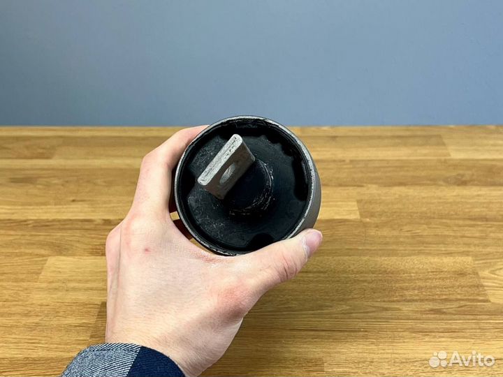 Сайлентблок заднего продольного рычага для Elysion