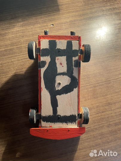 Деревяная машинка