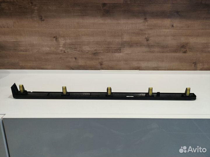 Декоративная вставка в торпедо prado 150