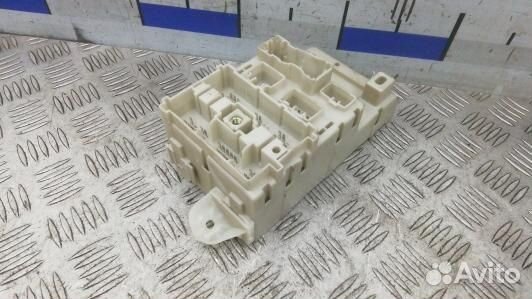 Блок предохранителей toyota RAV 4 ZCA2 (6AR10M101)