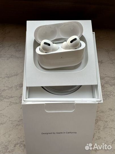 Apple AirPods Pro оригинал (Ростест)