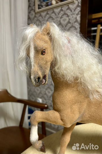 Лошадь флокированная