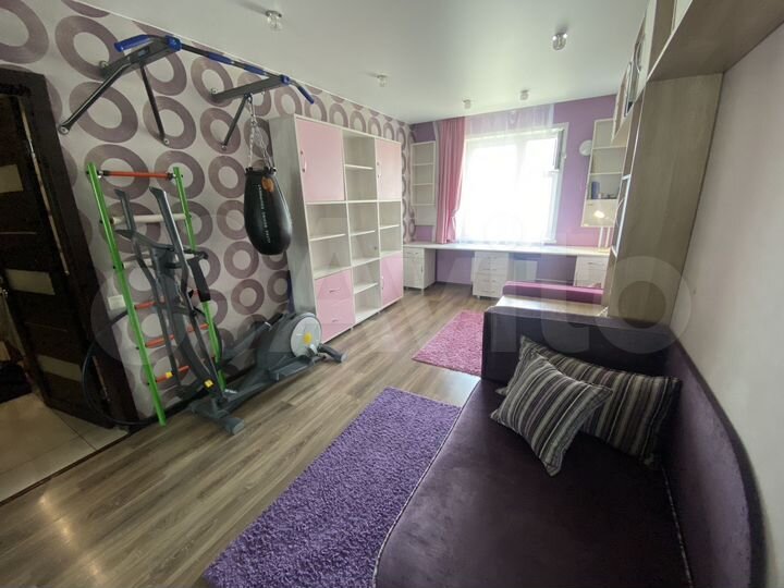 2-к. квартира, 63 м², 1/10 эт.