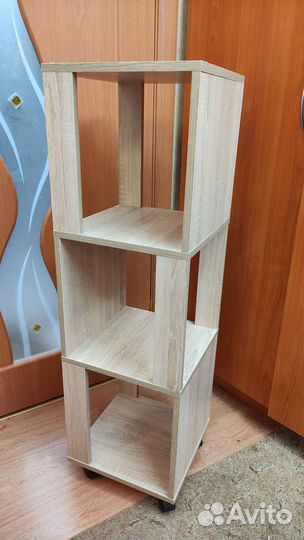 Этажерка на колесиках