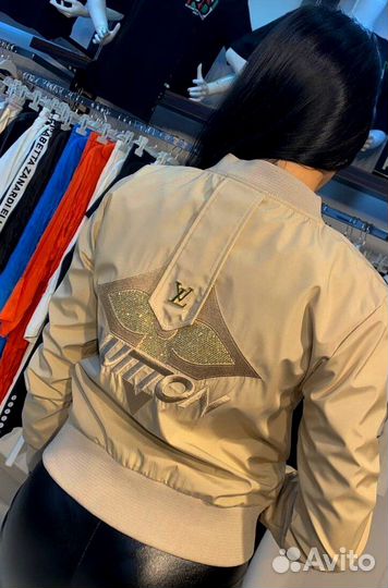 Ветровки, бомберы новые люксовые