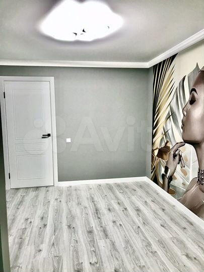 2-к. квартира, 56 м², 1/9 эт.