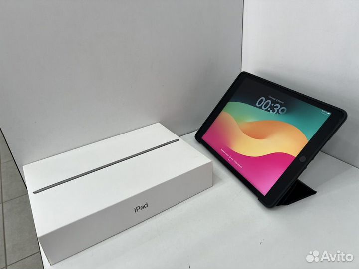 Планшет без SIM-карты Apple iPad (2021) 10.2 Wi-Fi