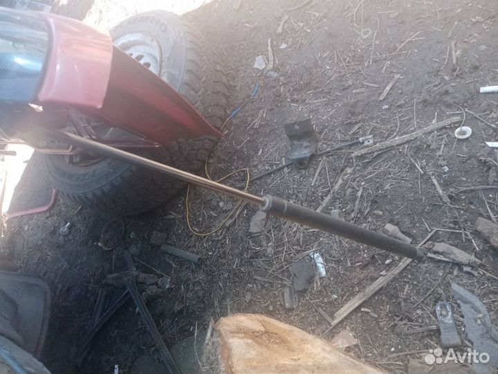 Амортизатор багажника Volkswagen Polo 4