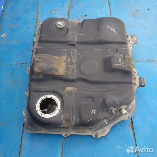 Бензобак. Toyota Alphard минивен 2AZ-FE 2005