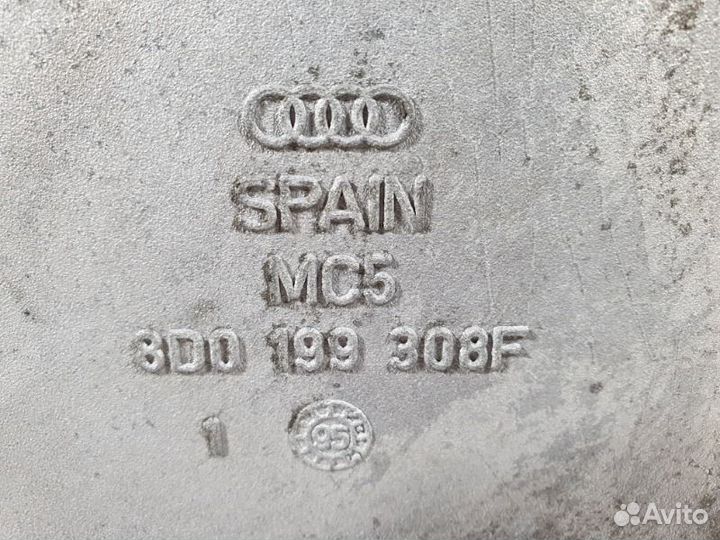 Кронштейн двигателя правый Audi A4 B5 8D 1.8 1998