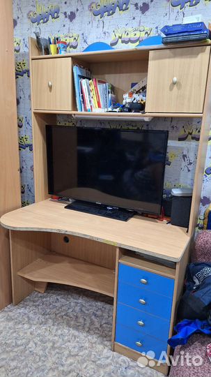 Письменный стол