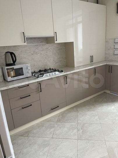 2-к. квартира, 60 м², 1/9 эт.