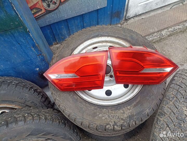 Volkswagen jetta 6 фнори в крышку багажника