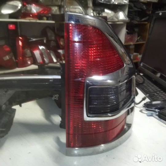 Фонарь задний правый Mitsubishi Pajero/Montero