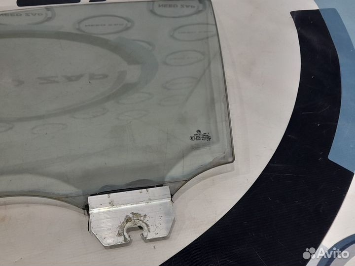 Стекло передней левой двери Volkswagen Phaeton