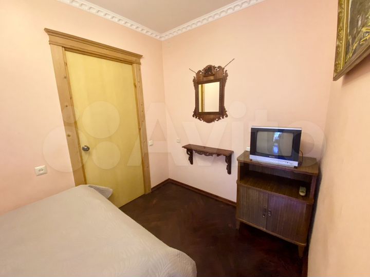 Комната 17 м² в 3-к., 2/4 эт.