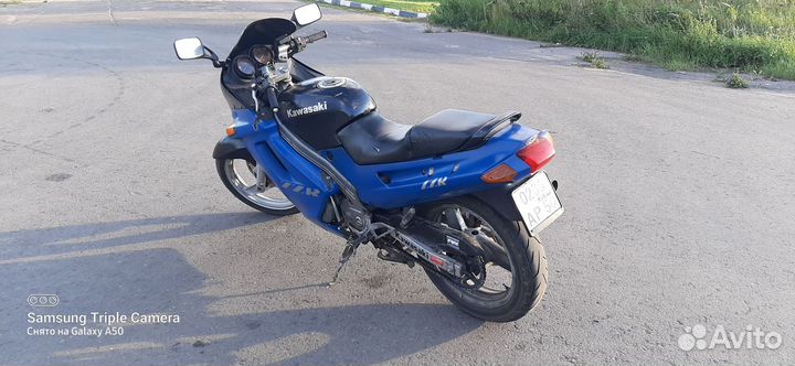 Kawasaki zzr 250