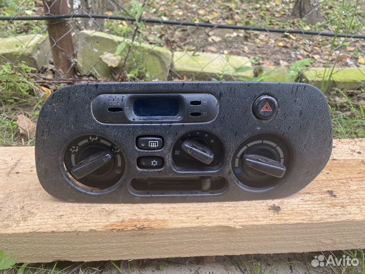 Mitsubishi mirage блок управления отопителями