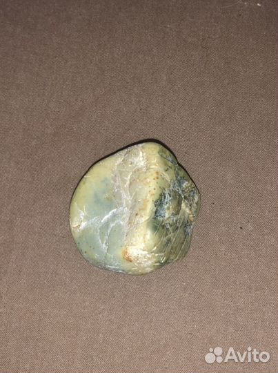 Нефрит галька