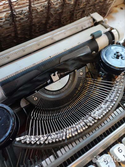 Пишущая машинка