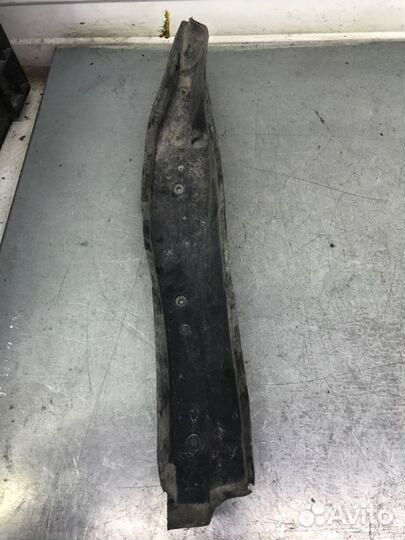 Пыльник крыла передний левый Mercedes-Benz С-Class