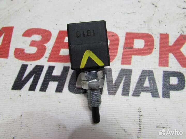 Датчик включения стопсигнала для Hyundai Solaris 1