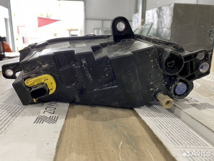 Фара противотуманная левая Volvo FH5 23752746