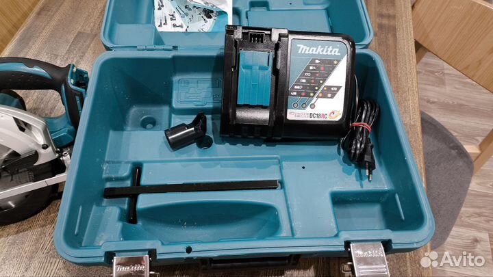 Аккумуляторная циркулярная пила Makita dss 610