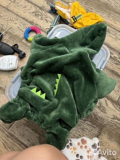 Собачьи вещи: Игрушки, Дождевик, костюм, спреи