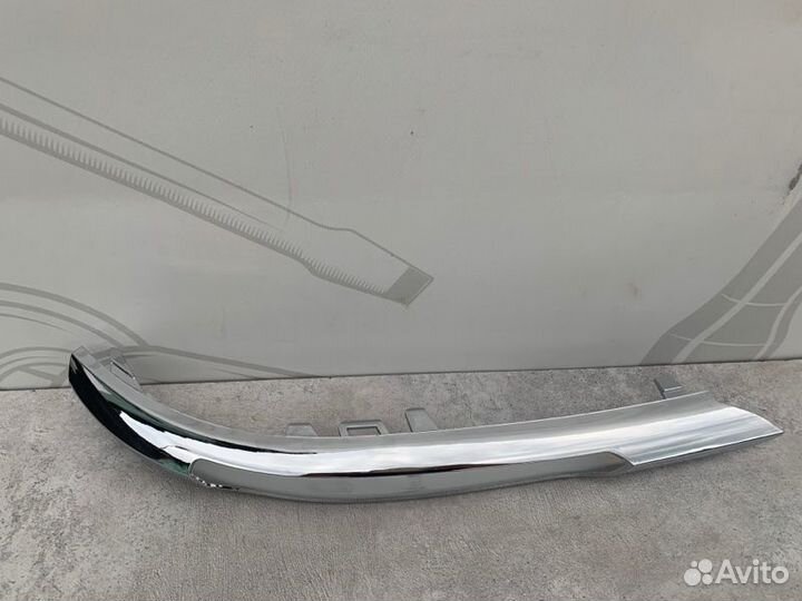 Накладка дхо левая Mercedes C W204 A2048803224