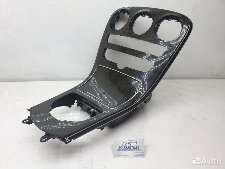 Накладка центральной консоли Mercedes-Benz C W205
