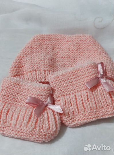 Пинетки и чепчик