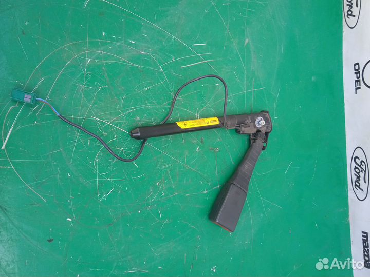 Преднатяжитель ремня безопасности Opel Astra H