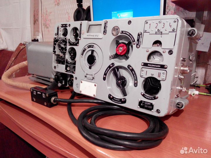 Радиостанция Р-123М 
