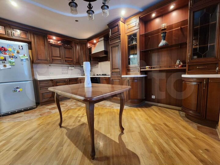 3-к. квартира, 108 м², 1/5 эт.