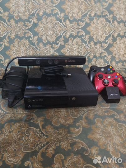 Xbox 360E+2 Джойстика+Кинект